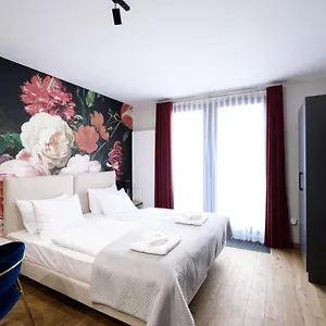 **** Aparthotel Inspire Miodova Polonia